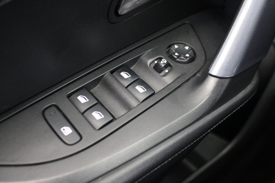 Peugeot 2008 1.2 PureTech Allure Pack |Camera|Navi|