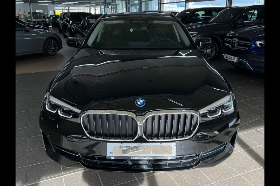 BMW 5 Serie Touring 530e ** LED, NAVI+, LEDER, PANORAMA, ADAPT. CRUISE, SHADOW-LINE, 19-INCH LMV ** 1e EIG - UNFALLFREI ** ** INFORMEER OOK NAAR ONZE AANTREKKELIJKE FINANCIAL-LEASE TARIEVEN **