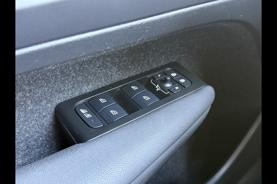 Volvo XC40 1.5 T4 Recharge R-Design Expression | Pano | Apple Carplay | Keyless