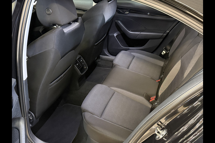 Škoda Octavia 1.0 e-TSI Business Edition | Draadloze lader | Carplay