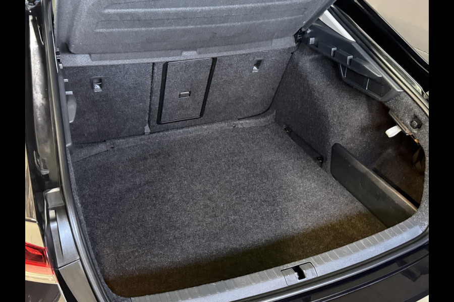 Škoda Octavia 1.0 e-TSI Business Edition | Draadloze lader | Carplay