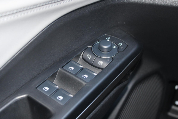 Ford Puma Gen-E Premium 44 kWh 168pk | Driver Assistance Pack | Winterpack | Panoramadak