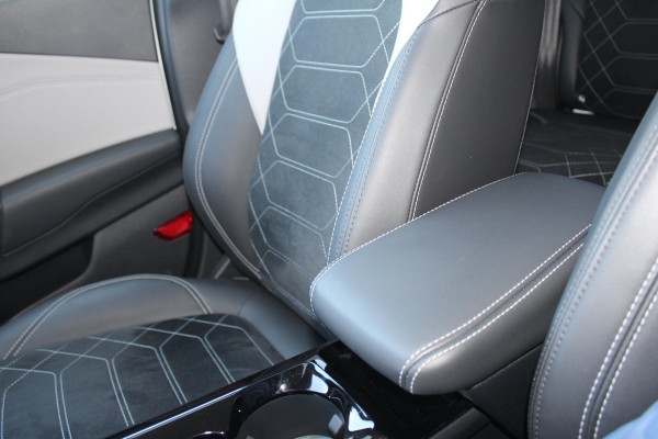 Ford Puma Gen-E Premium 44 kWh 168pk | Driver Assistance Pack | Winterpack | Panoramadak