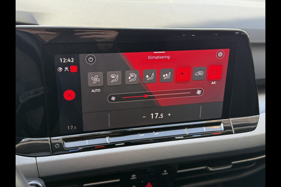 Volkswagen Golf Variant 1.0 TSI Life | Carplay | ACC | Draadloze lader