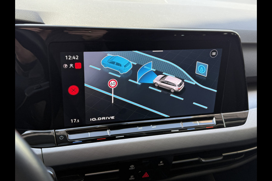 Volkswagen Golf Variant 1.0 TSI Life | Carplay | ACC | Draadloze lader