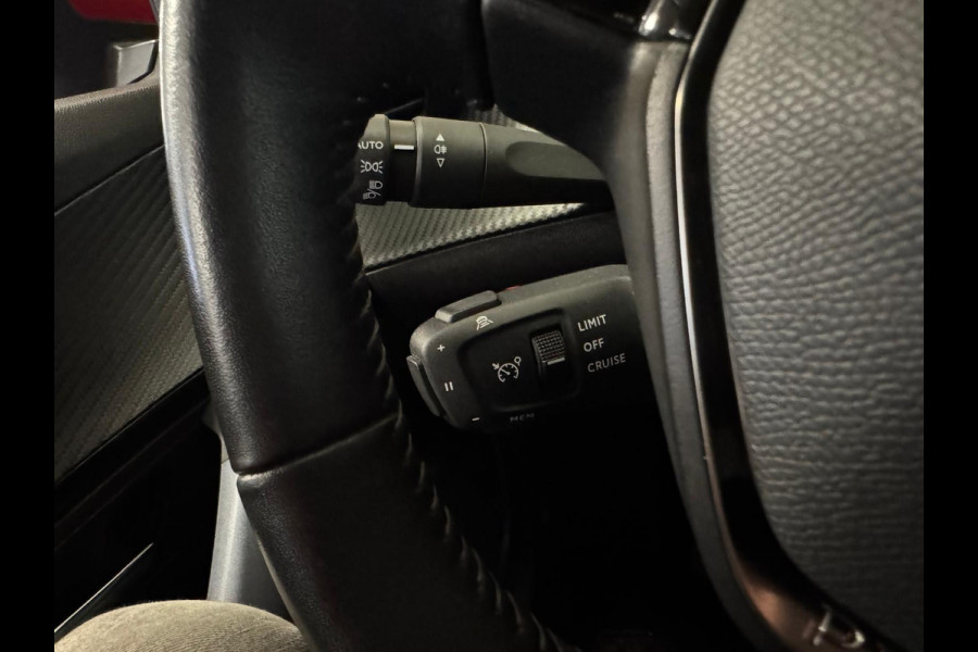 Peugeot 2008 1.2 PureTech 130PK Allure Pack | Carplay | Camera | 3D Dashb. | Stoelverw. | Incl. garantie