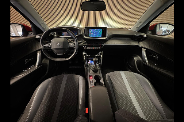Peugeot 2008 1.2 PureTech 130PK Allure Pack | Carplay | Camera | 3D Dashb. | Stoelverw. | Incl. garantie