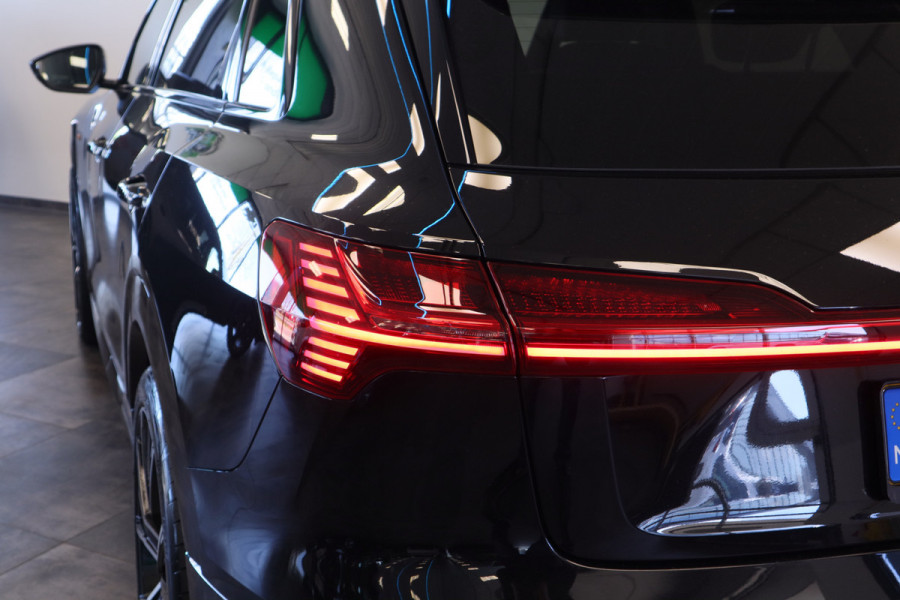Audi e-tron 55 quattro S edition 95 kWh Panoramadak Memory 22'' ! 2e Paasdag geopend van 12.00 tot 17:00u !