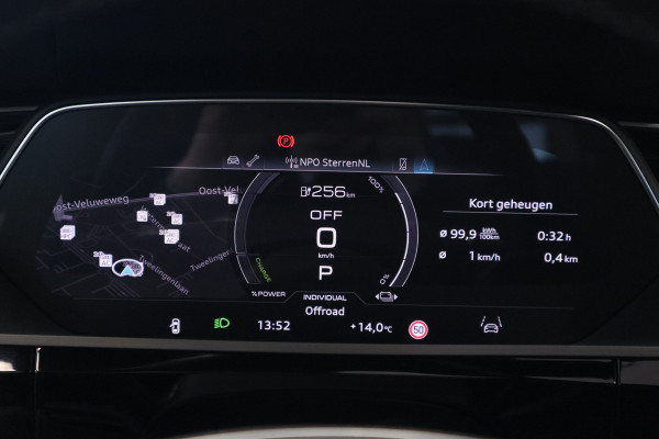 Audi e-tron 55 quattro S edition 95 kWh Panoramadak Memory 22'' ! 2e Paasdag geopend van 12.00 tot 17:00u !