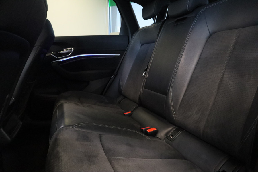 Audi e-tron 55 quattro S edition 95 kWh Panoramadak Memory 22'' ! 2e Paasdag geopend van 12.00 tot 17:00u !