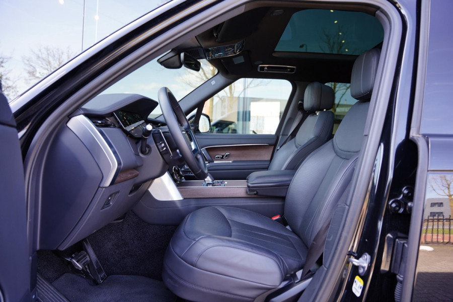 Land Rover Range Rover P 440 SE Zwart Leder / 23 Inch / Panoramadak