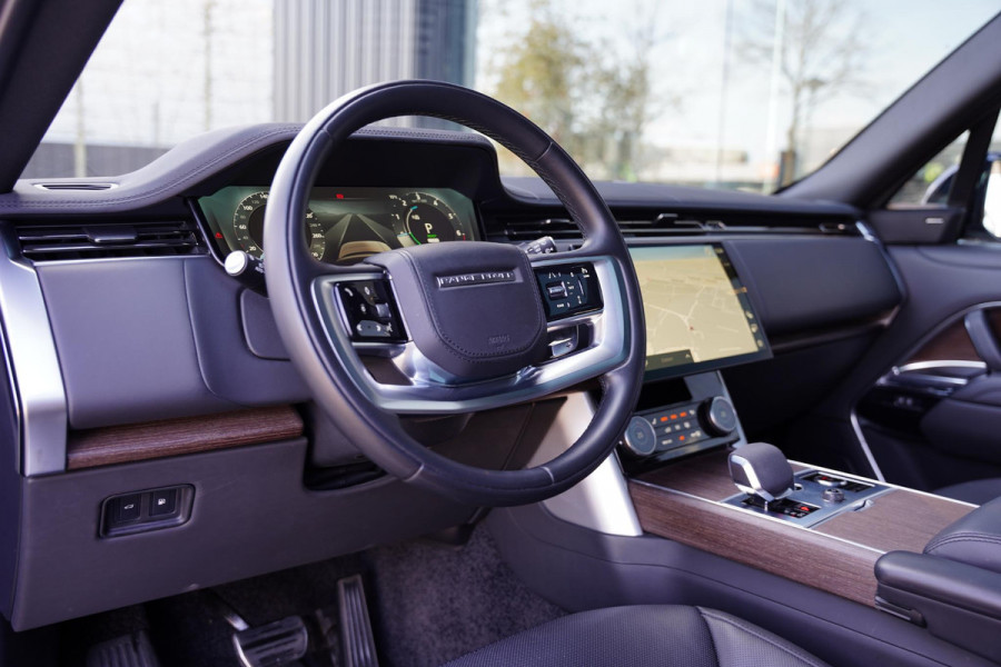 Land Rover Range Rover P 440 SE Zwart Leder / 23 Inch / Panoramadak