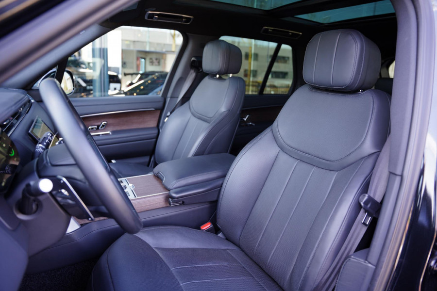 Land Rover Range Rover P 440 SE Zwart Leder / 23 Inch / Panoramadak