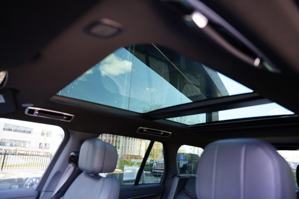 Land Rover Range Rover P 440 SE Zwart Leder / 23 Inch / Panoramadak