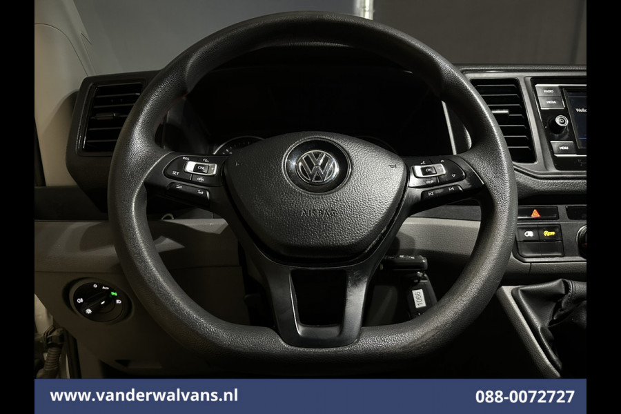 Volkswagen Crafter 2.0 TDI 140pk L3H3 L2H2 Euro6 Airco | Camera | Apple Carplay | Cruisecontrol Android Auto, Parkeersensoren, Bijrijdersbank, 3000kg Trekvermogen, zilver