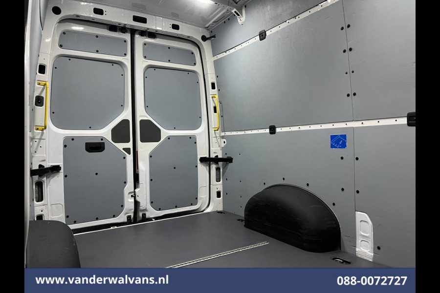 Volkswagen Crafter 2.0 TDI 140 pk L3H3 L2H2 Euro6 Airco | Camera | Navigatie | Apple Carplay | Massagestoel Android Auto, Parkeersensoren, 3000kg trekvermogen