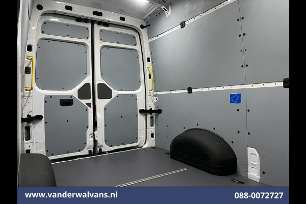 Volkswagen Crafter 2.0 TDI 140 pk L3H3 L2H2 Euro6 Airco | Camera | Navigatie | Apple Carplay | Massagestoel Android Auto, Parkeersensoren, 3000kg trekvermogen