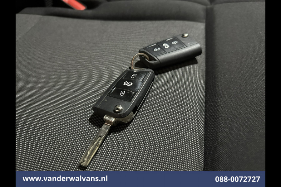 Volkswagen Crafter 2.0 TDI 140pk L3H3 L2H2 Euro6 Airco | Camera | Apple carplay | Android auto bijrijdersbank, 3000kg trekvermogen