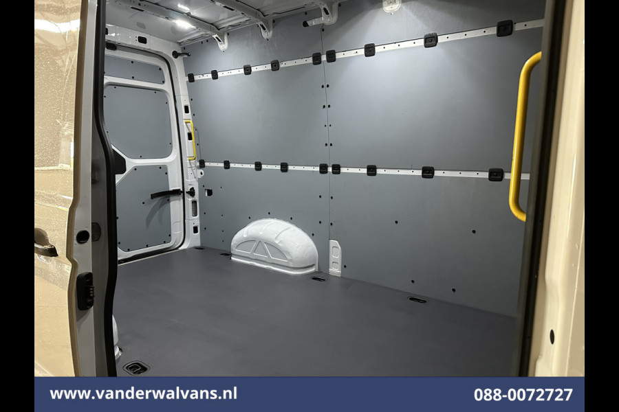 Volkswagen Crafter 2.0 TDI L3H3 L2H2 Euro6 Airco | Apple Carplay | Android Auto | Parkeersensoren Bijrijdersbank