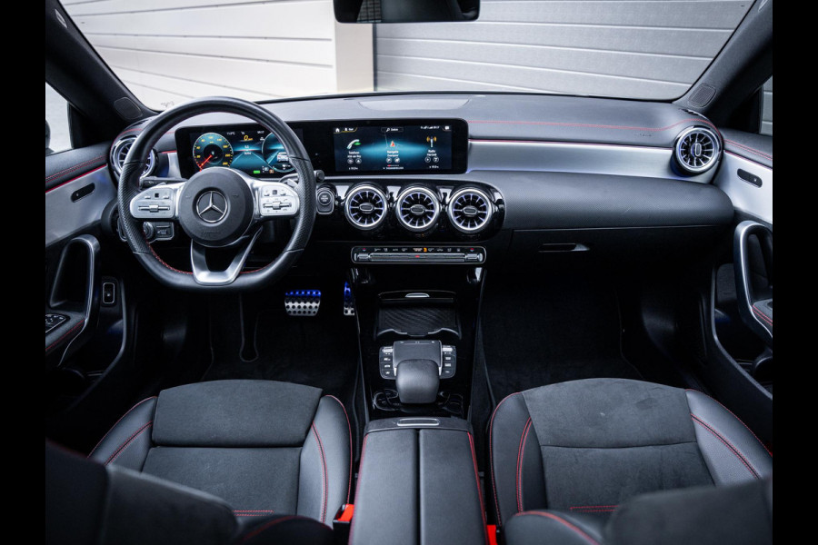 Mercedes-Benz CLA-Klasse 250 e AMG Line - Matrix l Pano l Sfeerverl. l Keyless l 19"