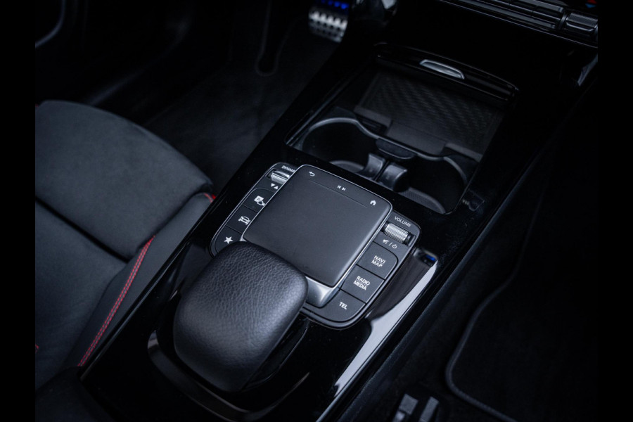 Mercedes-Benz CLA-Klasse 250 e AMG Line - Matrix l Pano l Sfeerverl. l Keyless l 19"