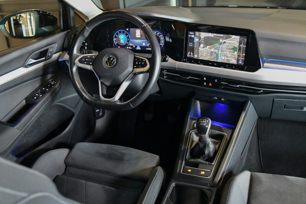 Volkswagen Golf 1.0 TSI Life Business, LED, ACC, Memory, Carplay, Alcantara, Digital, Stoelverwarming, Sfeerverlichting!