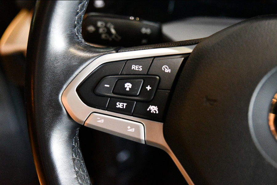 Volkswagen Golf 1.0 TSI Life Business, LED, ACC, Memory, Carplay, Alcantara, Digital, Stoelverwarming, Sfeerverlichting!