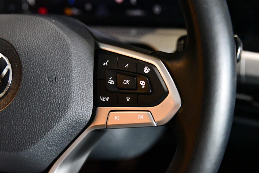 Volkswagen Golf 1.0 TSI Life Business, LED, ACC, Memory, Carplay, Alcantara, Digital, Stoelverwarming, Sfeerverlichting!