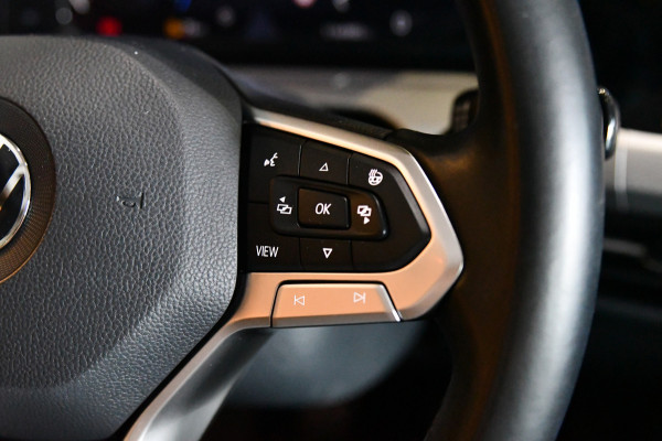 Volkswagen Golf 1.0 TSI Life Business, LED, ACC, Memory, Carplay, Alcantara, Digital, Stoelverwarming, Sfeerverlichting!