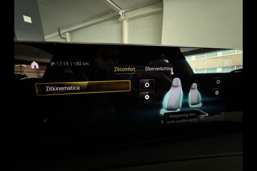 Mercedes-Benz A-Klasse 180 Business AMG Memory|Sfeer|Night