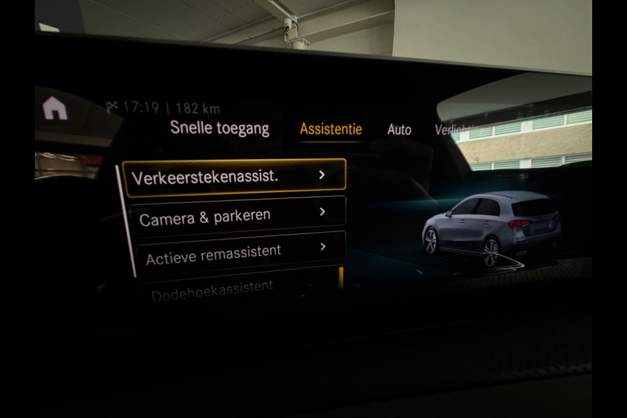 Mercedes-Benz A-Klasse 180 Business AMG Memory|Sfeer|Night