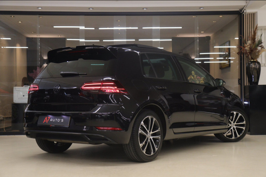 Volkswagen Golf 1.5 TSI R-Line Pano/Carplay/Dynaudio/Cam/Blindspot/Vol