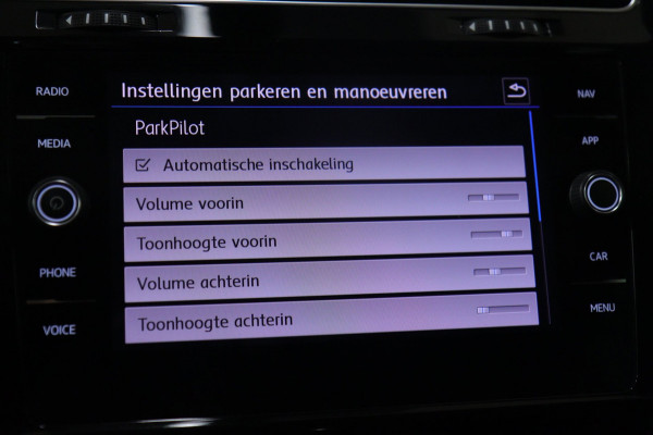 Volkswagen Golf 1.5 TSI R-Line Pano/Carplay/Dynaudio/Cam/Blindspot/Vol