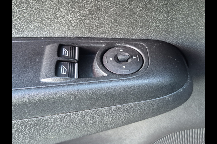 Ford Tourneo Courier BWJ 2018 | 1.0 101PK Titanium | CLIMA | NAVI | STOELVERW | CRUISE | LICHTMETAAL | PDC |