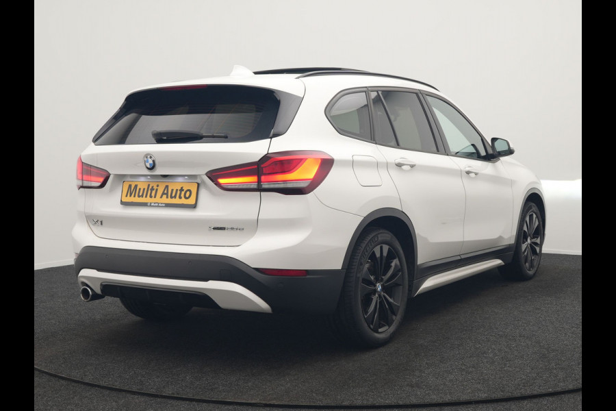 BMW X1 xDrive25e Sportline PHEV 221pk Dealer O.H | Trekhaak Afn. | Panodak | Head Up | Camera | Harman / Kardon | Sportstoelen Memory & Verwarmd | Keyless | Apple Carplay | BMW LED | Sfeerverlichting | Navigatie | DAB | 18" L.M | Plug In Hybrid |