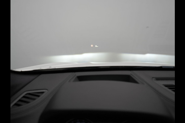 BMW X1 xDrive25e Sportline PHEV 221pk Dealer O.H | Trekhaak Afn. | Panodak | Head Up | Camera | Harman / Kardon | Sportstoelen Memory & Verwarmd | Keyless | Apple Carplay | BMW LED | Sfeerverlichting | Navigatie | DAB | 18" L.M | Plug In Hybrid |