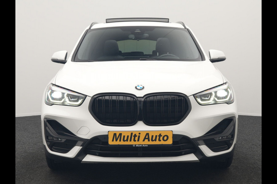 BMW X1 xDrive25e Sportline PHEV 221pk Dealer O.H | Trekhaak Afn. | Panodak | Head Up | Camera | Harman / Kardon | Sportstoelen Memory & Verwarmd | Keyless | Apple Carplay | BMW LED | Sfeerverlichting | Navigatie | DAB | 18" L.M | Plug In Hybrid |