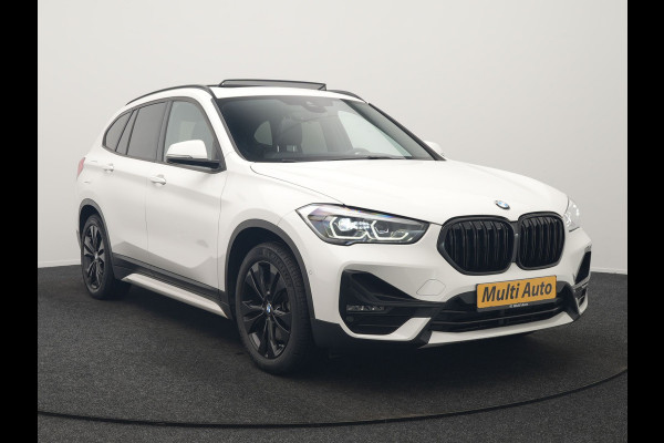 BMW X1 xDrive25e Sportline PHEV 221pk Dealer O.H | Trekhaak Afn. | Panodak | Head Up | Camera | Harman / Kardon | Sportstoelen Memory & Verwarmd | Keyless | Apple Carplay | BMW LED | Sfeerverlichting | Navigatie | DAB | 18" L.M | Plug In Hybrid |