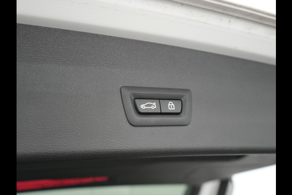 BMW X1 xDrive25e Sportline PHEV 221pk Dealer O.H | Trekhaak Afn. | Panodak | Head Up | Camera | Harman / Kardon | Sportstoelen Memory & Verwarmd | Keyless | Apple Carplay | BMW LED | Sfeerverlichting | Navigatie | DAB | 18" L.M | Plug In Hybrid |