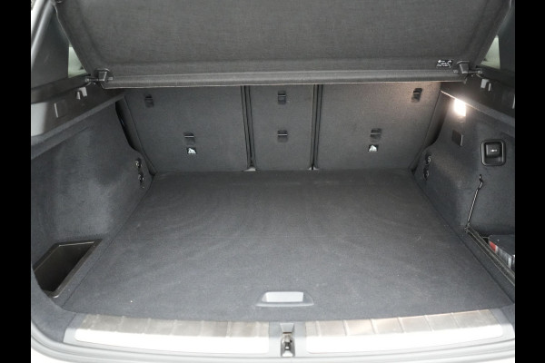 BMW X1 xDrive25e Sportline PHEV 221pk Dealer O.H | Trekhaak Afn. | Panodak | Head Up | Camera | Harman / Kardon | Sportstoelen Memory & Verwarmd | Keyless | Apple Carplay | BMW LED | Sfeerverlichting | Navigatie | DAB | 18" L.M | Plug In Hybrid |