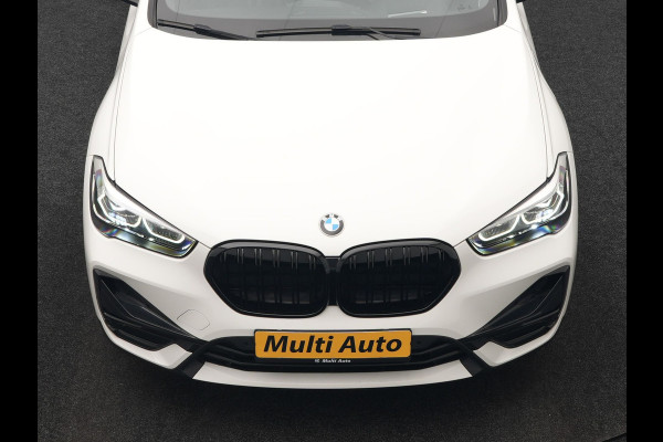 BMW X1 xDrive25e Sportline PHEV 221pk Dealer O.H | Trekhaak Afn. | Panodak | Head Up | Camera | Harman / Kardon | Sportstoelen Memory & Verwarmd | Keyless | Apple Carplay | BMW LED | Sfeerverlichting | Navigatie | DAB | 18" L.M | Plug In Hybrid |