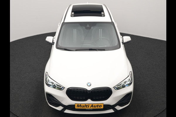 BMW X1 xDrive25e Sportline PHEV 221pk Dealer O.H | Trekhaak Afn. | Panodak | Head Up | Camera | Harman / Kardon | Sportstoelen Memory & Verwarmd | Keyless | Apple Carplay | BMW LED | Sfeerverlichting | Navigatie | DAB | 18" L.M | Plug In Hybrid |