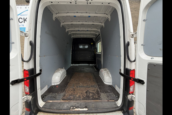 Volkswagen Crafter 35 2.0 TDI 141 PK Euro 6 L3H3 Nieuwe apk/Automaat/CarPlay/trekhaak/cruise control
