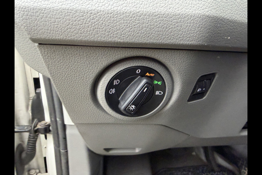 Volkswagen Crafter 35 2.0 TDI 141 PK Euro 6 L3H3 Nieuwe apk/Automaat/CarPlay/trekhaak/cruise control