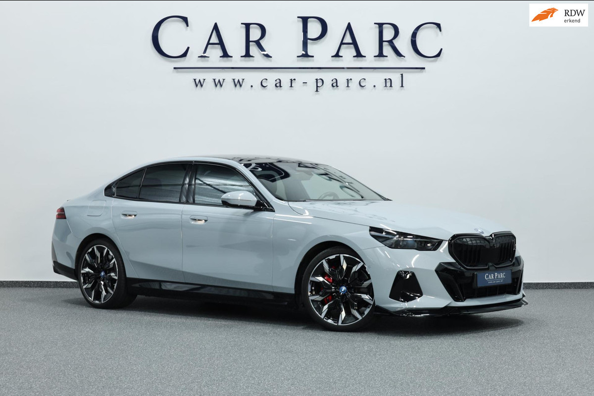 BMW 5 Serie 550e xDrive 489+PK M-Performance LASERLIGHT/BOWERS & WILKINS/PANO/LEDER/HUD/20" LMV/360 CAM/ACC/ECC/FABRIEKSGARANTIE!