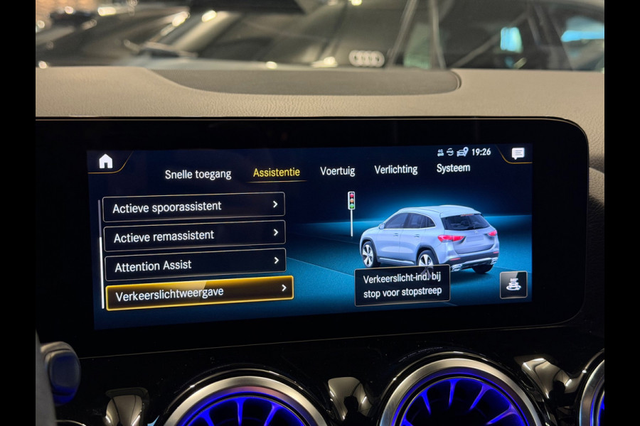 Mercedes-Benz GLA 200 AMG|PANO|SFEER|MEMORY|VOL!