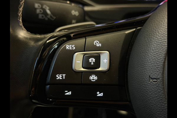 Volkswagen T-Roc 2.0 TSI 4Motion R|PANO|AKRA|LEDER|FULL OPTIONS