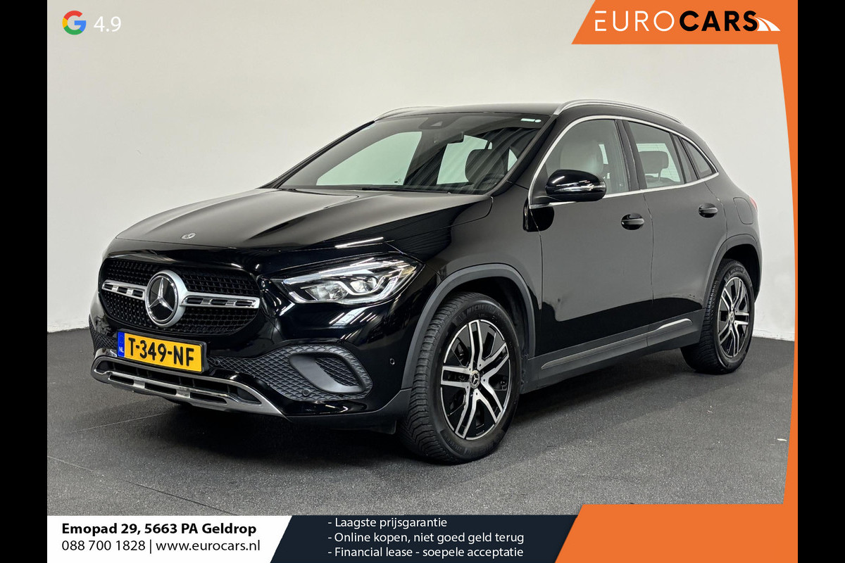 Mercedes-Benz GLA 200 Automaat Progressive Navigatie Climate Control Camera Parkeer sensoren Stoelverwarming DAB Lichtmetalen velgen 18" Electrisch bedienbare achterklep