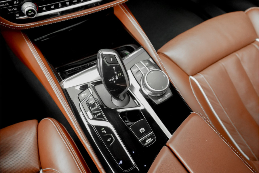 BMW 5 Serie Touring 530i High Executive M-Sport Pano Laser ACC H/K Memory 20"