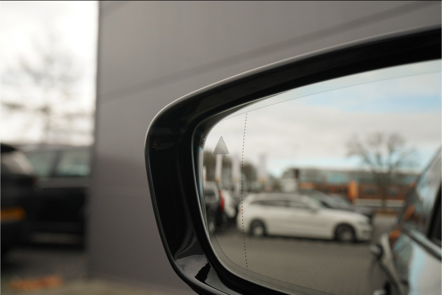 BMW 5 Serie Touring 530i High Executive M-Sport Pano Laser ACC H/K Memory 20"